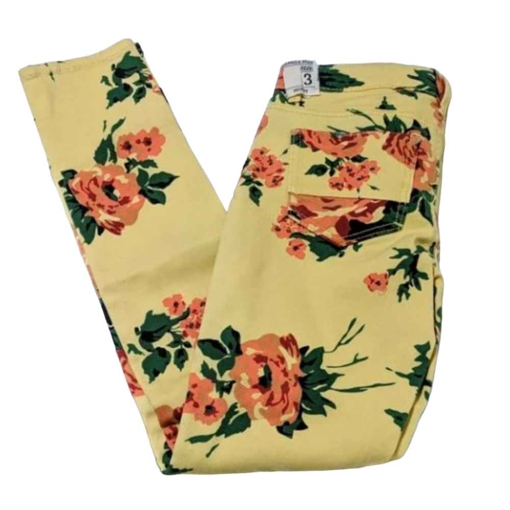 NWT Yellow Floral Vanilla Star Skinny Jeans